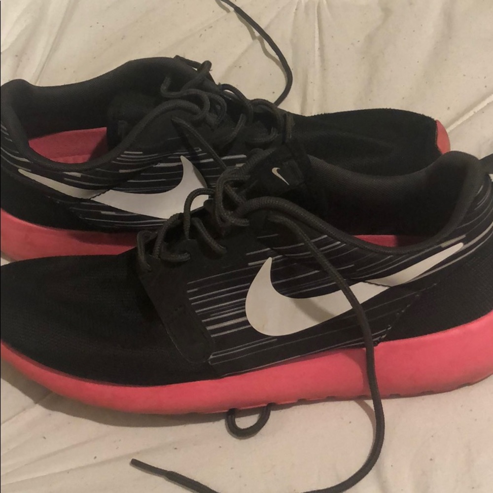 Custom pink Nike Roche - Picture 3 of 7